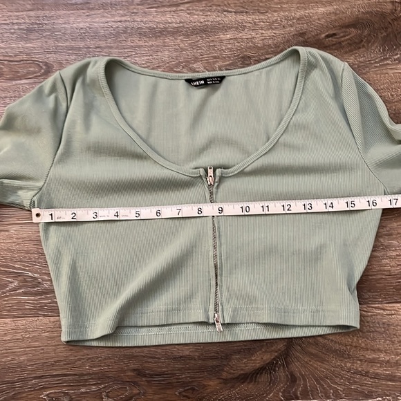 Zip Crop Top Cardigan Shirt Sage Green Long Sleeved Size Medium - Picture 5 of 7